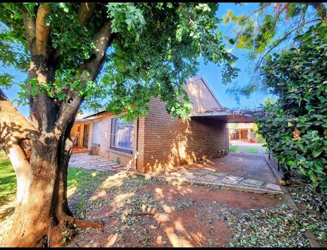 2 BEDROOM PROPERTY TO RENT IN DOORNPOORT